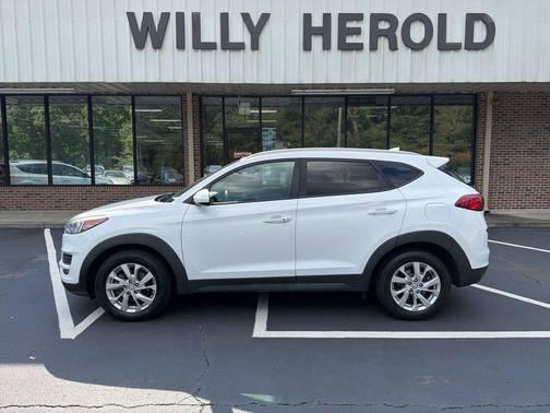 White 2019 Hyundai TUCSON Value AWD 4dr SUV