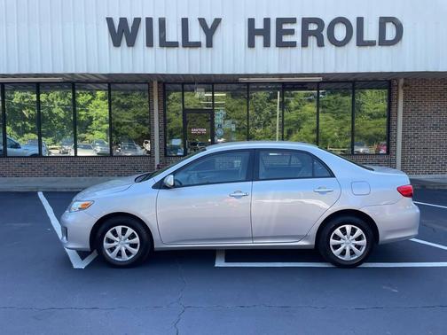 Silver 2011 Toyota Corolla LE