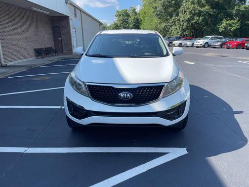 White 2015 Kia Sportage LX