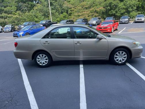 Beige 2005 Toyota Camry LE