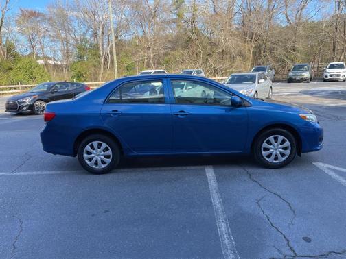 Photo 5 of 29 of 2010 Toyota Corolla LE