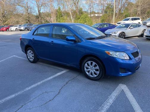 Photo 4 of 29 of 2010 Toyota Corolla LE
