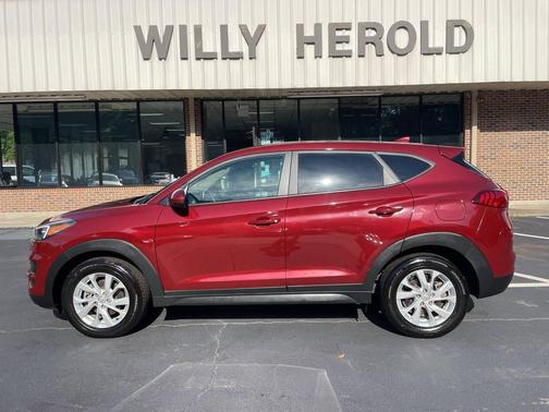 Burgundy 2020 Hyundai TUCSON SE 4dr SUV