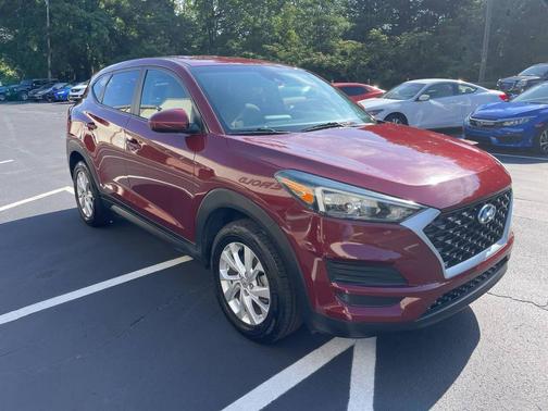 Burgundy 2020 Hyundai TUCSON SE 4dr SUV