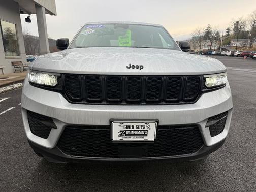 2023 Jeep Grand Cherokee Laredo