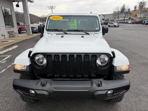 2023 Jeep Gladiator Sport