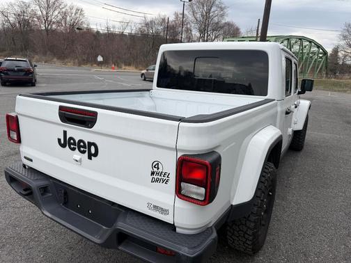 2023 Jeep Gladiator Sport
