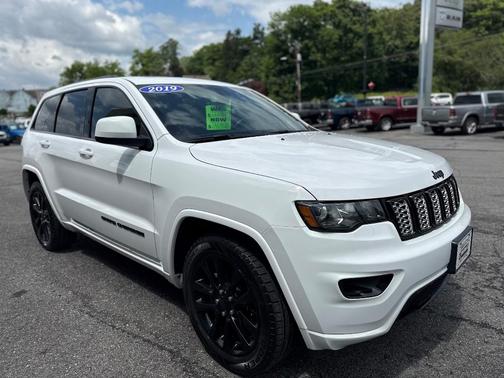 2019 Jeep Grand Cherokee Laredo