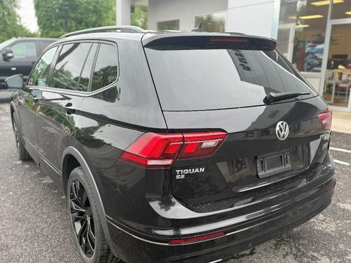 2021 Volkswagen Tiguan 2.0T SE R-Line Black