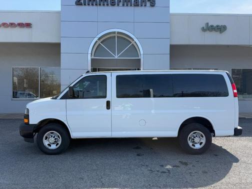 Summit White 2022 Chevrolet Express 3500 Work Van