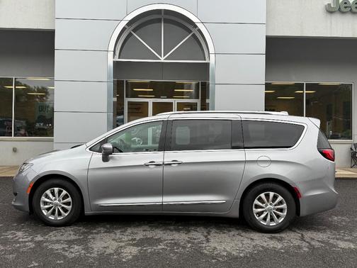 2018 Chrysler Pacifica Touring-L