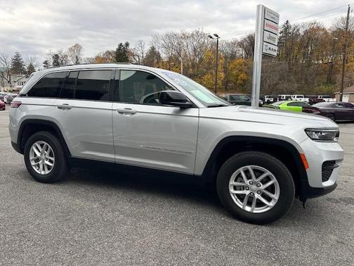 2024 Jeep Grand Cherokee Laredo