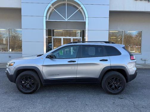 2022 Jeep Cherokee Trailhawk
