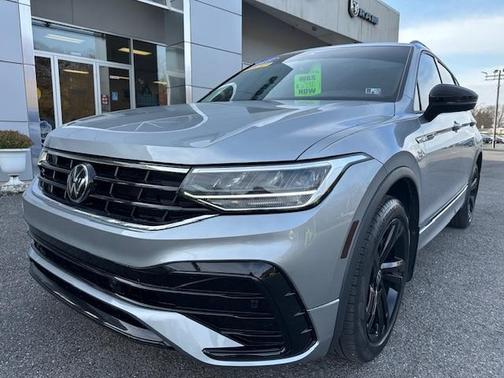 2023 Volkswagen Tiguan 2.0T SE R-Line Black