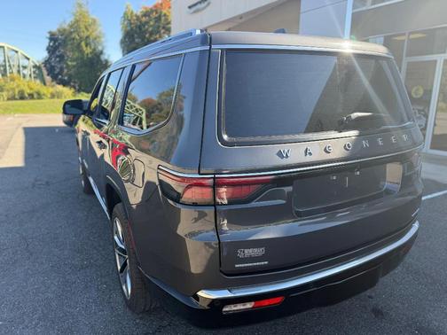 2022 Jeep Wagoneer Series III