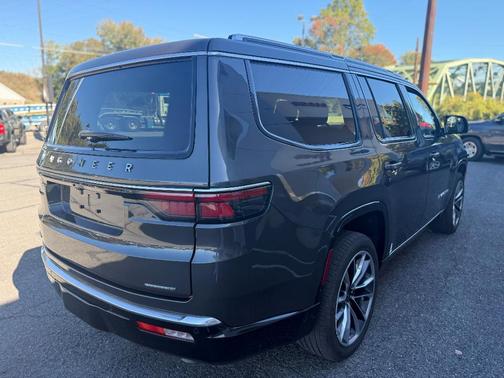 2022 Jeep Wagoneer Series III