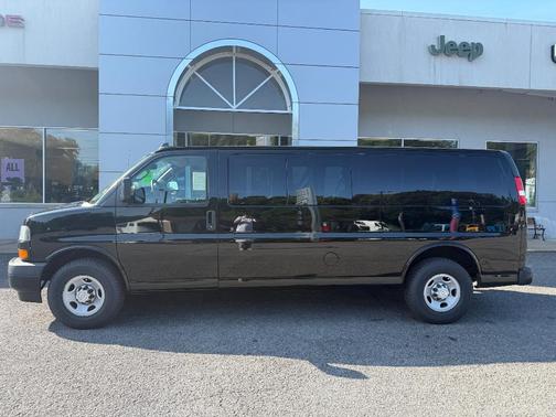 2019 Chevrolet Express 3500 LS