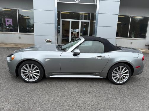 2017 FIAT 124 Spider Lusso