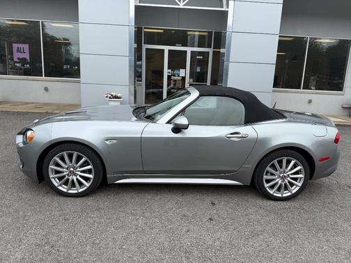2017 FIAT 124 Spider Lusso