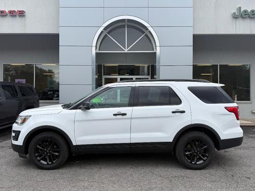 2016 Ford Explorer Base