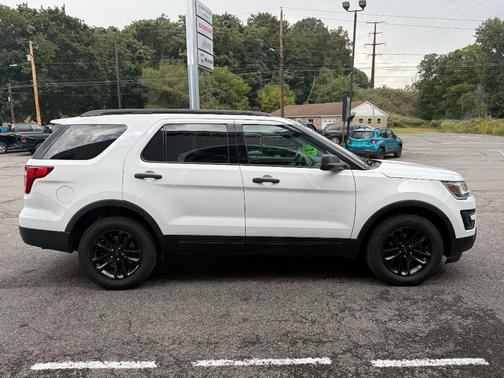 2016 Ford Explorer Base