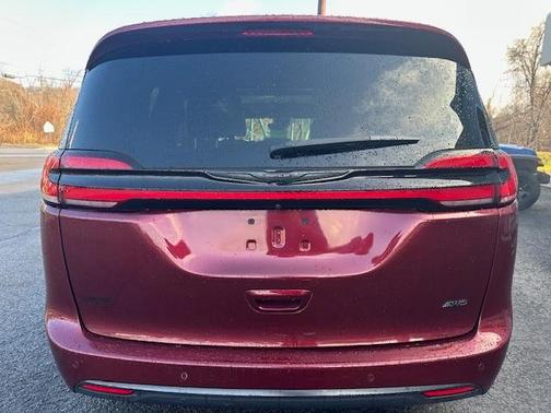 2022 Chrysler Pacifica Touring-L