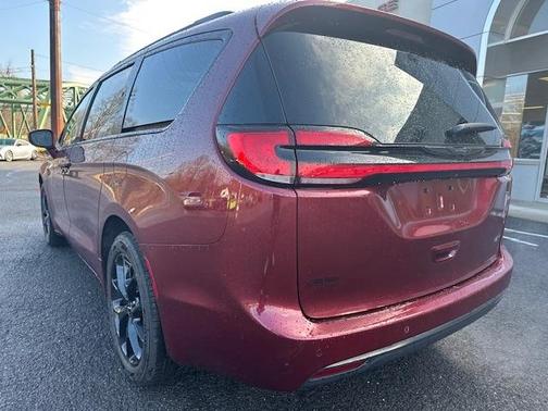 2022 Chrysler Pacifica Touring-L