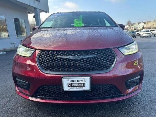 2022 Chrysler Pacifica Touring-L