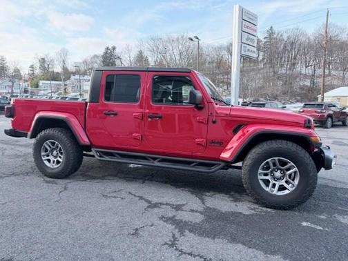 2020 Jeep Gladiator Sport