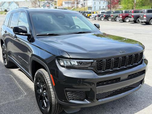2025 Jeep Grand Cherokee L Laredo