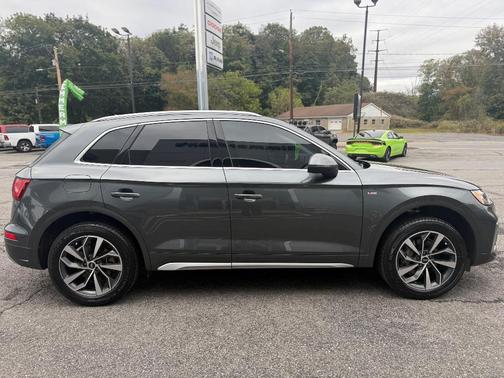 2023 Audi Q5 45 S line quattro Premium