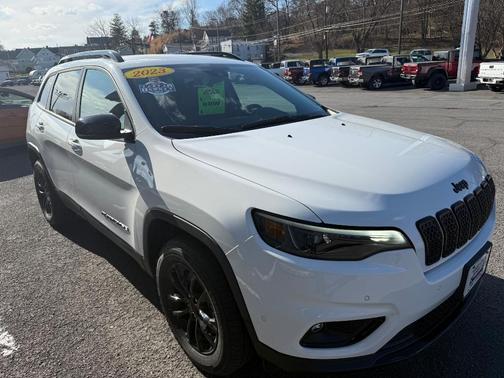 2023 Jeep Cherokee Altitude Lux