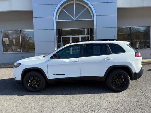 2023 Jeep Cherokee Altitude Lux