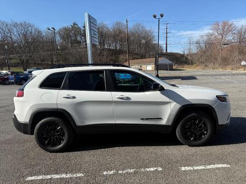 2023 Jeep Cherokee Altitude Lux
