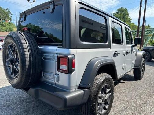 2024 Jeep Wrangler Sport RHD