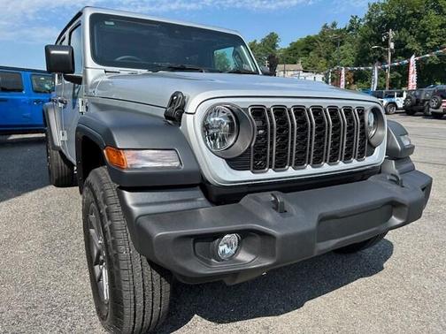 2024 Jeep Wrangler Sport RHD