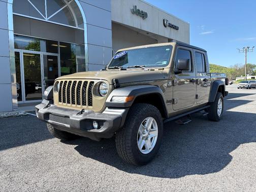 GATOR 2020 Jeep Gladiator Sport