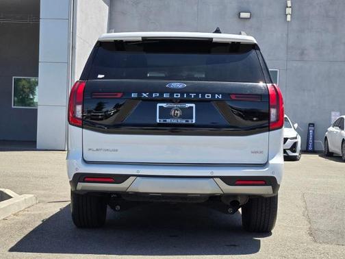 OXFORD WHITE 2025 Ford Expedition PLATINUM