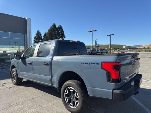 2023 Ford F-150 Lightning Pro