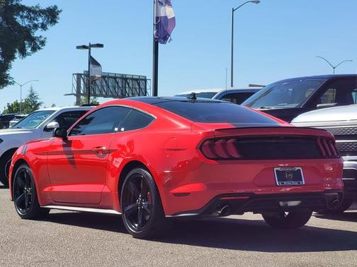 2022 Ford Mustang ECOBOOST PREMIUM
