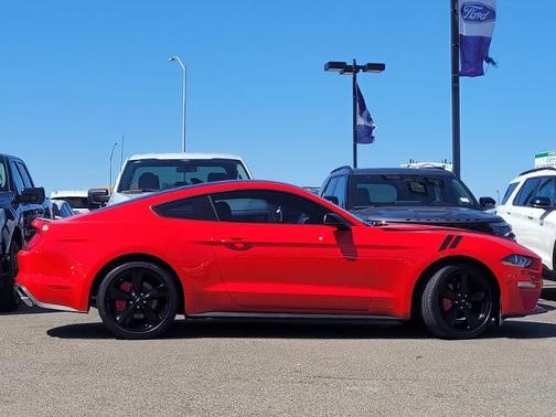 2022 Ford Mustang ECOBOOST PREMIUM