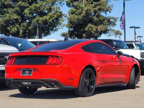2022 Ford Mustang ECOBOOST PREMIUM