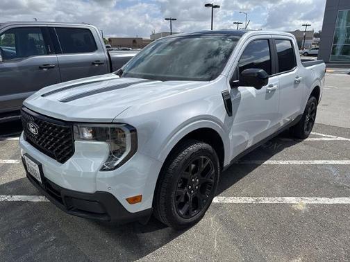 SPACE WHITE METALLIC 2025 Ford Maverick LARIAT