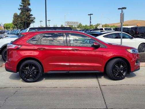2022 Ford Edge ST