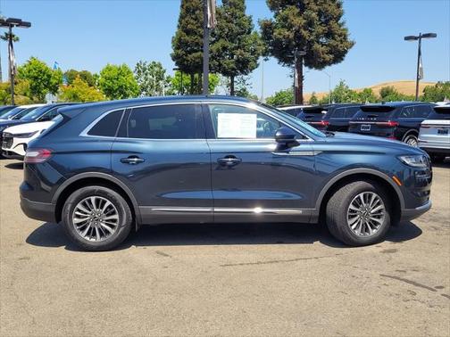 2022 Lincoln Nautilus Standard