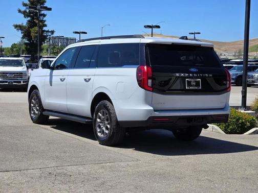 SPACE SILVER METALLIC 2025 Ford Expedition ACTIVE
