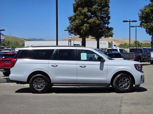 SPACE SILVER METALLIC 2025 Ford Expedition ACTIVE