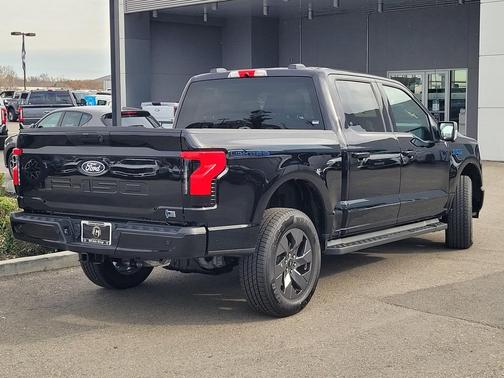 2025 Ford F-150 Lightning Flash