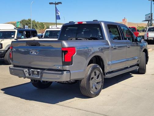 2025 Ford F-150 Lightning Flash