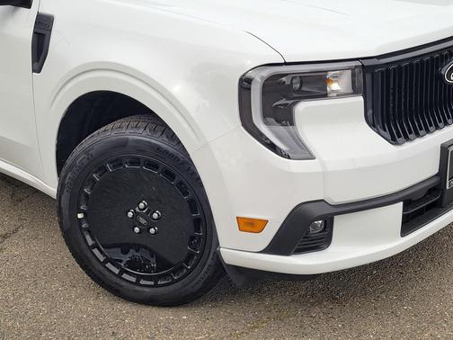 2025 Ford Maverick Lobo Standard